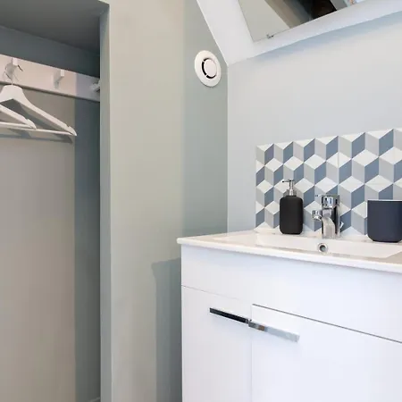 Gares - Duplex Avec Parking Apartment