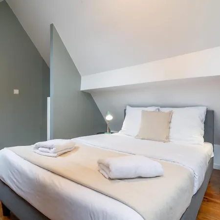 Gares - Duplex Avec Parking Lille